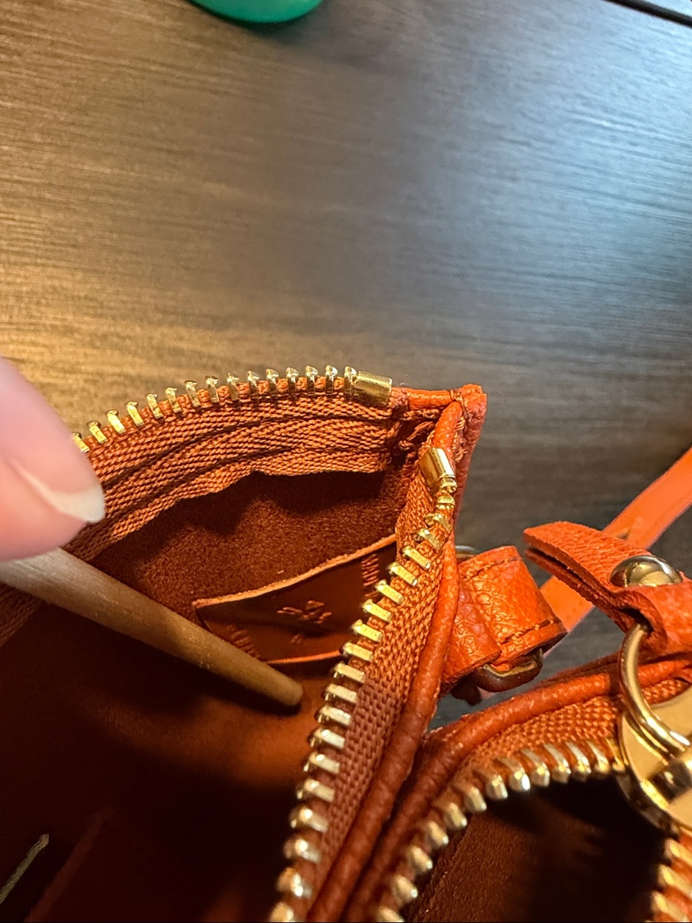 Longchamp Shop-It Sac Port Travers Pebbled Leather Pouch Sling - Picture 6 of 9